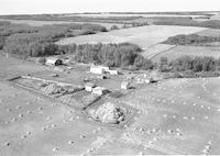 Aerial photograph of a farm in Saskatchewan (51-23-W3)