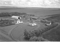 Aerial photograph of a farm in Saskatchewan (36-17-W3)