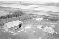 Aerial photograph of a farm in Saskatchewan (37-18-W3)