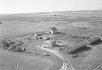 Aerial photograph of a farm in Saskatchewan (37-18-W3)