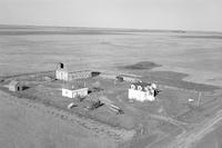 Aerial photograph of a farm in Saskatchewan (37-18-W3)