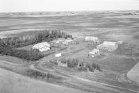 Aerial photograph of a farm in Saskatchewan (37-19-W3)