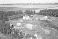 Aerial photograph of a farm in Saskatchewan (37-19-W3)