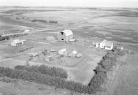 Aerial photograph of a farm in Saskatchewan (37-19-W3)