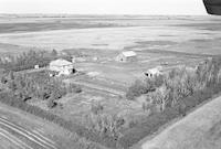 Aerial photograph of a farm in Saskatchewan (37-19-W3)