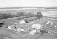 Aerial photograph of a farm in Saskatchewan (37-19-W3)