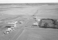 Aerial photograph of a farm in Saskatchewan (37-23-W3)