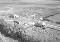 Aerial photograph of a farm in Saskatchewan (37-25-W3)