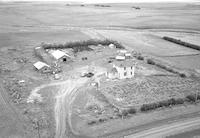 Aerial photograph of a farm in Saskatchewan (17-37-25-W3)