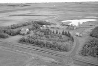 Aerial photograph of a farm in Saskatchewan (21-38-27-W3)