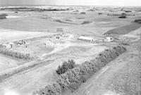 Aerial photograph of a farm in Saskatchewan (26-38-27-W3)