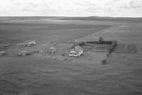 Aerial photograph of a farm in Saskatchewan (16-38-27-W3)