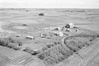 Aerial photograph of a farm in Saskatchewan (39-27-W3)