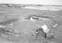 Aerial photograph of a farm in Saskatchewan (39-28-W3)