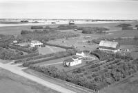 Aerial photograph of a farm in Saskatchewan (39-28-W3)