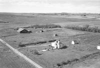 Aerial photograph of a farm in Saskatchewan (39-28-W3)