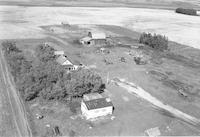 Aerial photograph of a farm in Saskatchewan (39-28-W3)