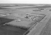 Aerial photograph of a farm in Saskatchewan (40-11-W3)