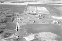 Aerial photograph of a farm in Saskatchewan (40-11-W3)