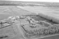 Aerial photograph of a farm in Saskatchewan (40-11-W3)