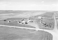 Aerial photograph of a farm in Saskatchewan (18-40-19-W3)