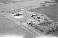 Aerial photograph of a farm in Saskatchewan (14-41-12-W3)