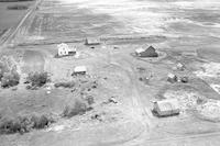 Aerial photograph of a farm in Saskatchewan (42-11-W3)