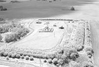 Aerial photograph of a farm in Saskatchewan (42-11-W3)