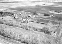 Aerial photograph of a farm in Saskatchewan (43-21-W3)