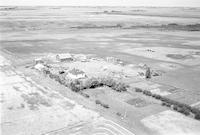 Aerial photograph of a farm in Saskatchewan (39-16-W3)