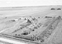 Aerial photograph of a farm in Saskatchewan (41-9-W3)