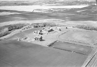 Aerial photograph of a farm in Saskatchewan (30-41-23-W3)