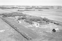 Aerial photograph of a farm in Saskatchewan (41-23-W3)