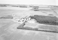 Aerial photograph of a farm in Saskatchewan (36-41-23-W3)