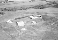 Aerial photograph of a farm in Saskatchewan (21-42-9-W3)