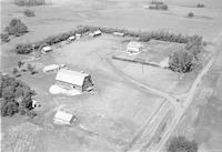 Aerial photograph of a farm in Saskatchewan (33-42-23-W3)