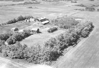 Aerial photograph of a farm in Saskatchewan (2-43-23-W3)