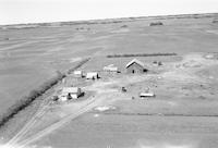 Aerial photograph of a farm in Saskatchewan (44-21-W3)