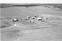 Aerial photograph of a farm in Saskatchewan (44-21-W3)