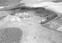 Aerial photograph of a farm in Saskatchewan (33-46-14-W3)