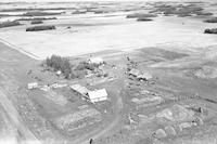 Aerial photograph of a farm in Saskatchewan (33-46-14-W3)