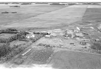 Aerial photograph of a farm in Saskatchewan (5-48-23-W3)