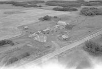 Aerial photograph of a farm in Saskatchewan (17-48-23-W3)