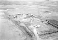Aerial photograph of a farm in Saskatchewan (17-37-21-W3)