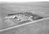 Aerial photograph of a farm in Saskatchewan (18-38-21-W3)