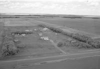 Aerial photograph of a farm in Saskatchewan (30-40-8-W3)