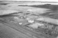 Aerial photograph of a farm in Saskatchewan (40-9-W3)