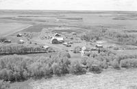 Aerial photograph of a farm in Saskatchewan (10-40-9-W3)