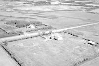 Aerial photograph of a farm in Saskatchewan (40-10-W3)