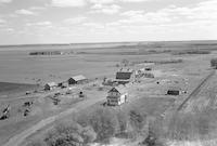 Aerial photograph of a farm in Saskatchewan (40-10-W3)